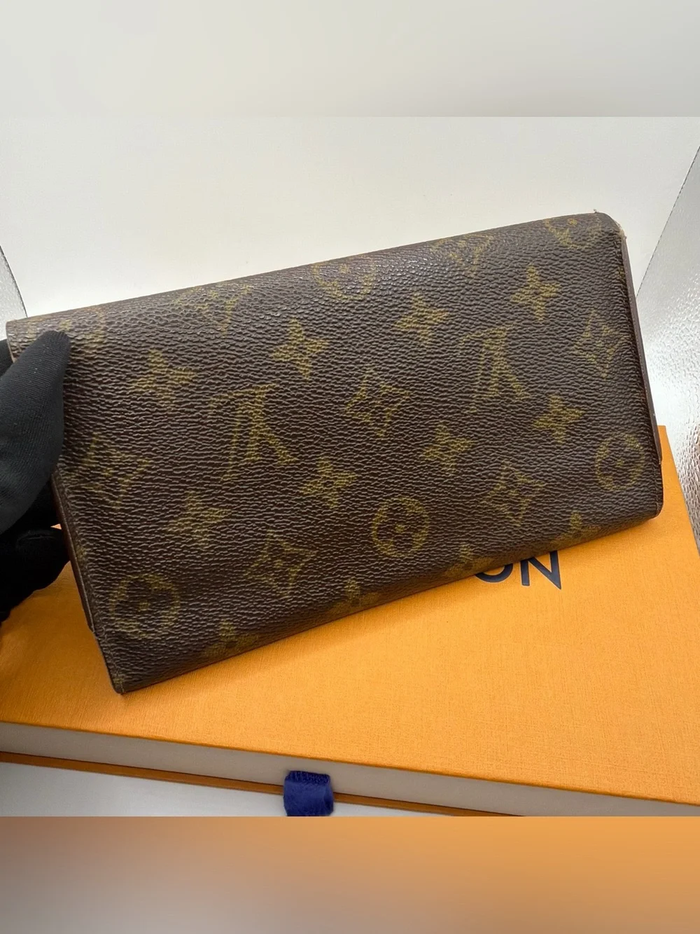 Louis Vuitton 100% authentic